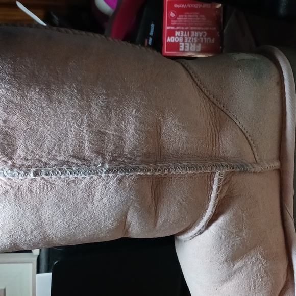 Uggs classic short baby pink  size 7 - Picture 3 of 12